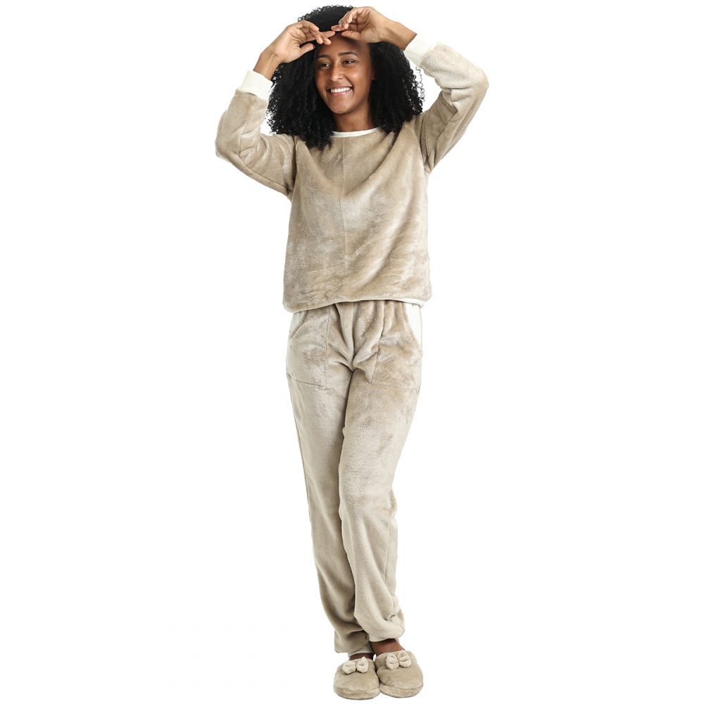 Pijama em Pelúcia Lisa - Bege