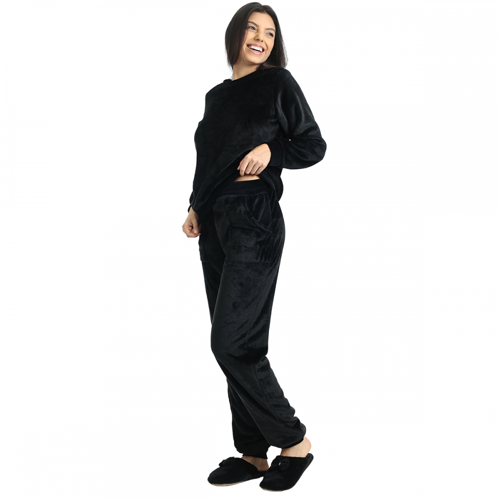 Pijama em Pelúcia Lisa - Preto