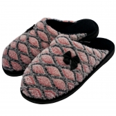 Pantufa Anatômica em Plush com Pelúcia Trabalhada - Preto/Rosa